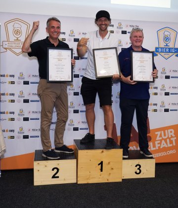 Siegerfoto der Wertungsgruppe Lagerbiere Dunkel, Kategorie Gewerbliche Brauerei