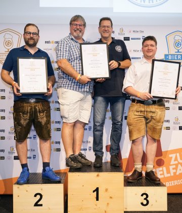 Siegerfoto der Wertungsgruppe Keller bzw. Zwicklbier, Kategorie Gewerbliche Brauerei