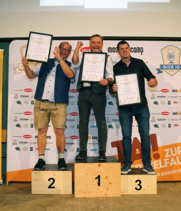 Siegerfoto der Wertungsgruppe Weizen- und Roggenbiere, Weizenböcke, Kategorie Gewerbliche Brauerei